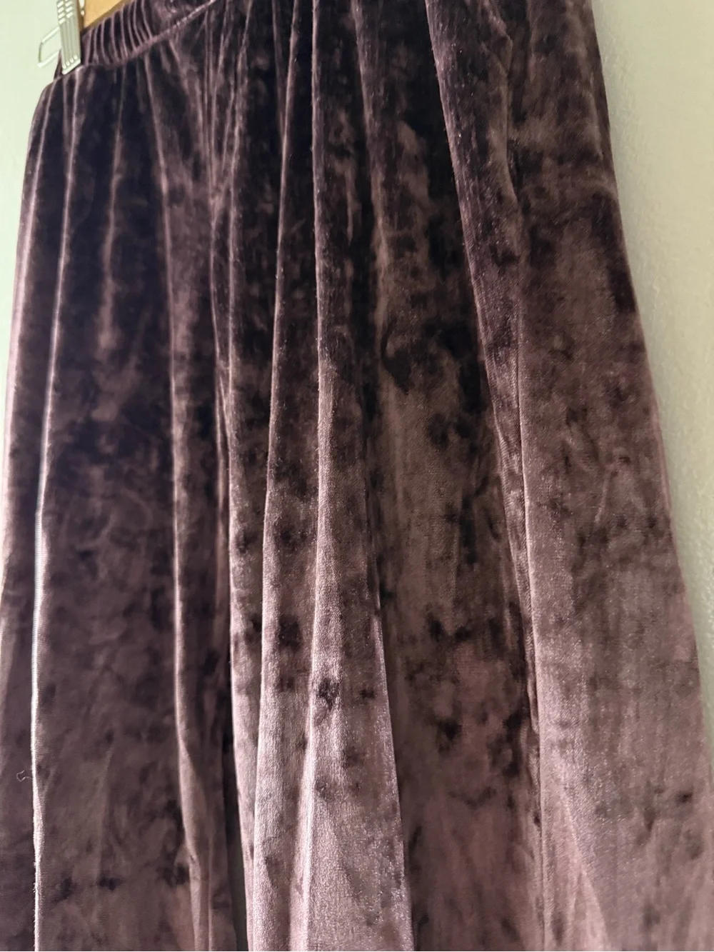 Velvet Jogger Pants in Mauve Purple for Kids. GAP. New condition